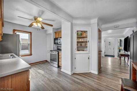 6133 W 54th Street Parma OH 44129