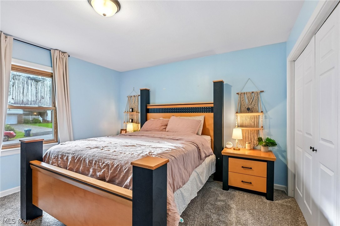 557 Hartzell Drive Barberton OH 44203
