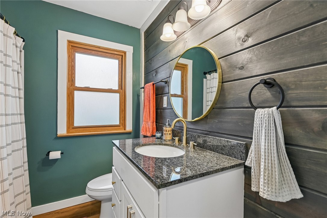 557 Hartzell Drive Barberton OH 44203