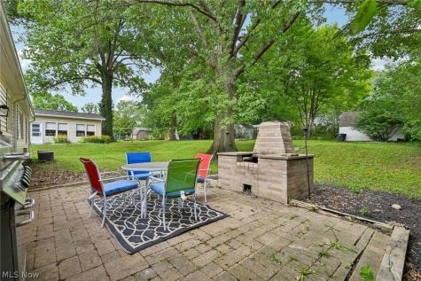 557 Hartzell Drive Barberton OH 44203