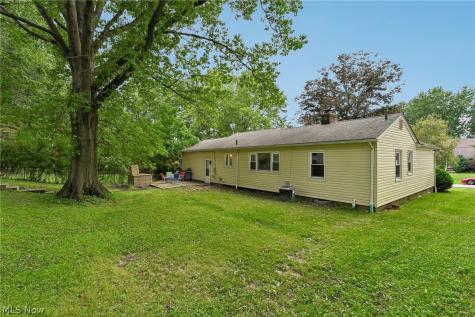 557 Hartzell Drive Barberton OH 44203