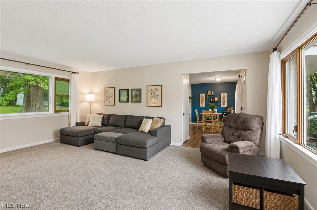 557 Hartzell Drive Barberton OH 44203