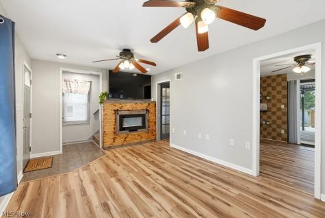 2918 Parklane Drive Parma OH 44134