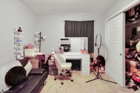 16084 Harrison Drive Brook Park OH 44142