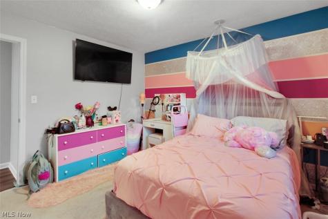 16084 Harrison Drive Brook Park OH 44142