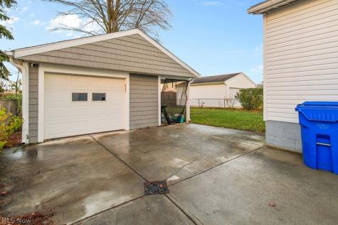 16084 Harrison Drive Brook Park OH 44142
