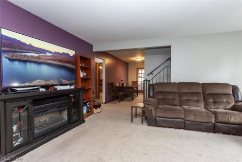 10252 Greenheath Drive Parma Heights OH 44130