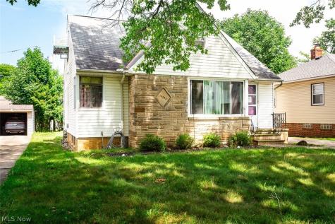 10252 Greenheath Drive Parma Heights OH 44130