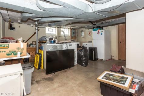 10252 Greenheath Drive Parma Heights OH 44130