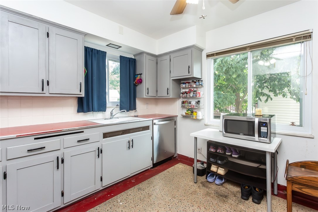 10252 Greenheath Drive Parma Heights OH 44130