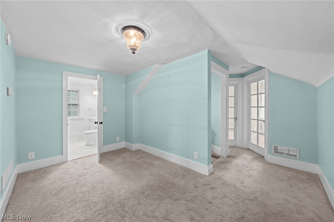 3090 Washington Boulevard Cleveland Heights OH 44118