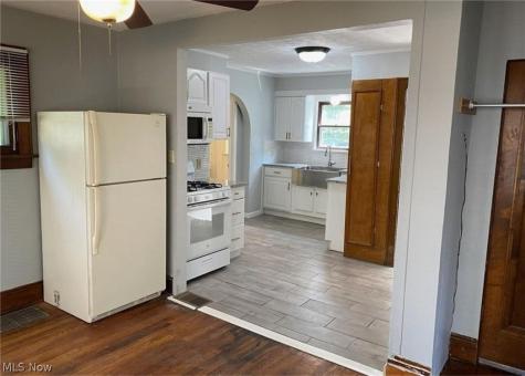 493 Rentschler Street Akron OH 44304