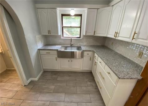 493 Rentschler Street Akron OH 44304