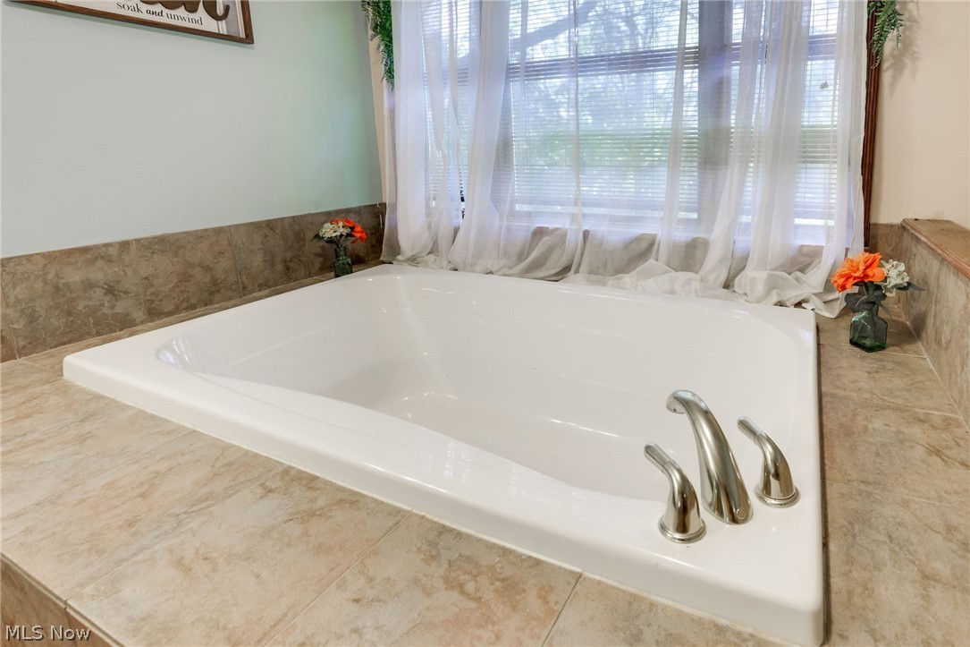 7370 Pinecrest Drive Zanesville OH 43701