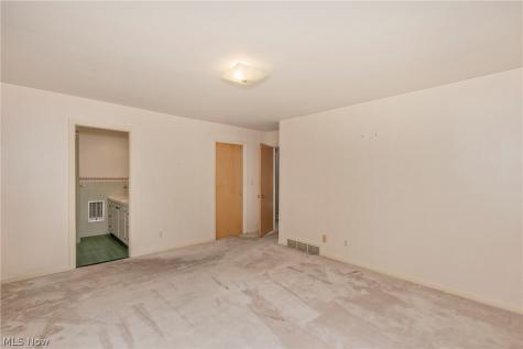 1987 Burlington Road Akron OH 44313