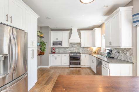 36185 Falcon Crest Avenue Avon OH 44011