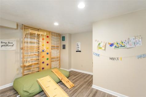 36185 Falcon Crest Avenue Avon OH 44011