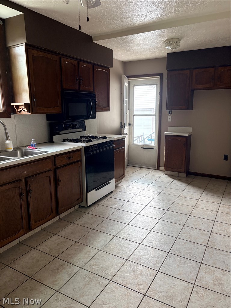 196 Elm Street Struthers OH 44471