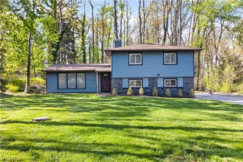 26 Sandy Hill Road Sagamore Hills OH 44067