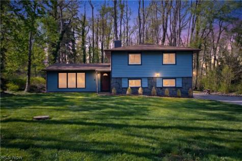 26 Sandy Hill Road Sagamore Hills OH 44067