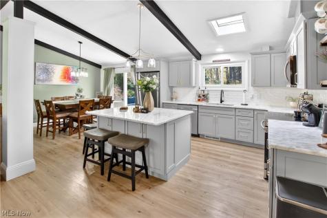 26 Sandy Hill Road Sagamore Hills OH 44067