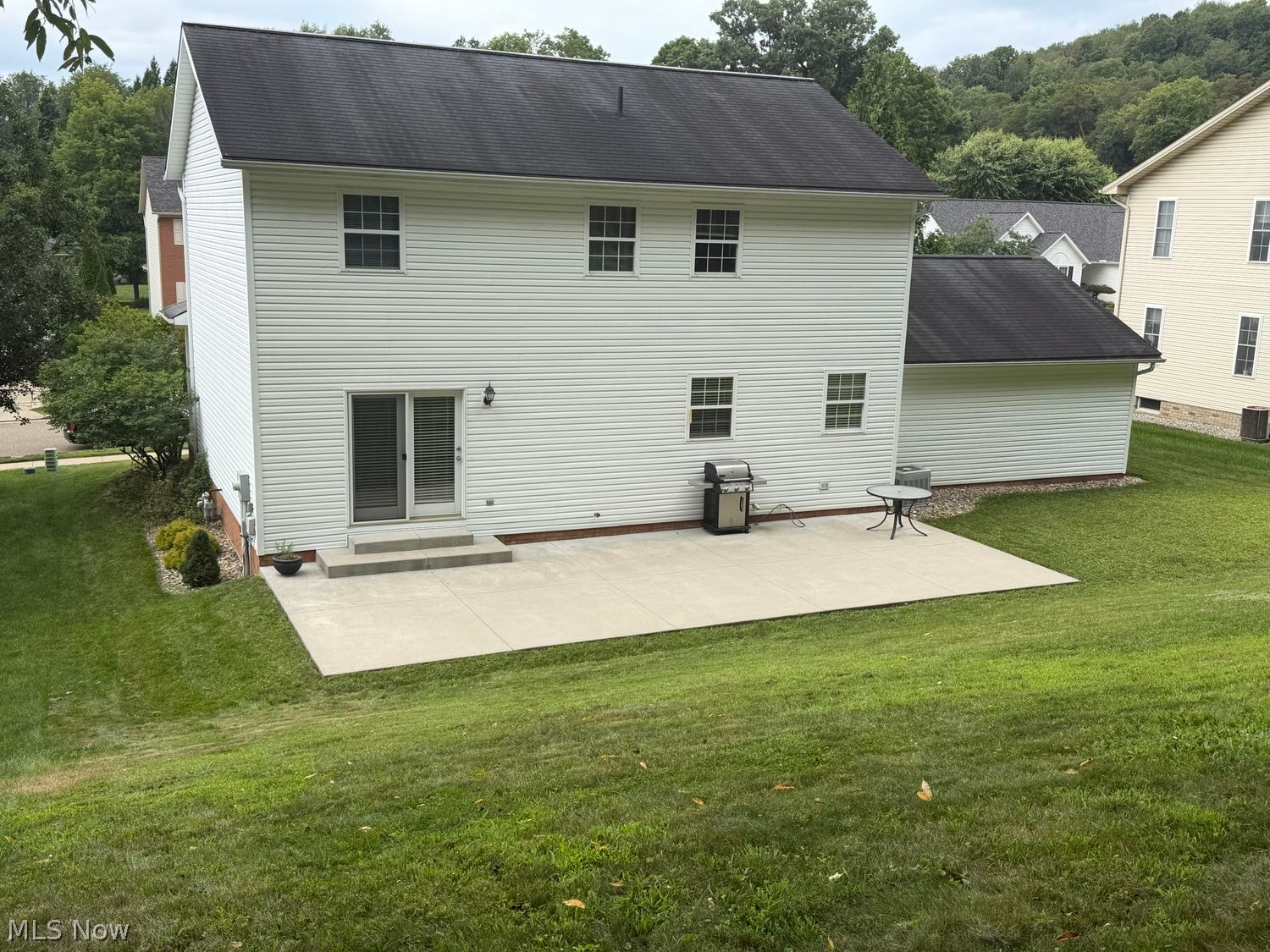 533 Donald Drive SW New Philadelphia OH 44663
