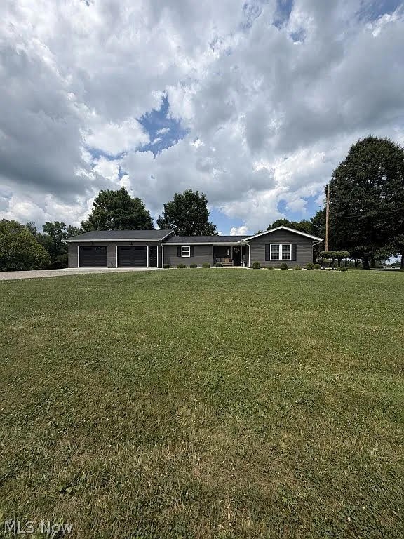 3705 Clay Pike Zanesville OH 43701
