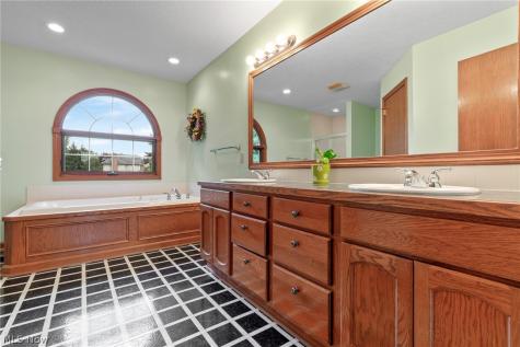 2650 Missenden Street NW North Canton OH 44720
