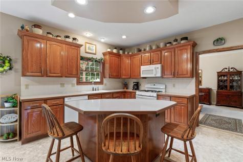 2650 Missenden Street NW North Canton OH 44720