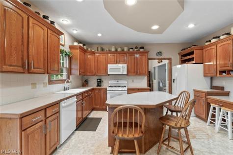 2650 Missenden Street NW North Canton OH 44720