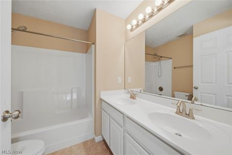 9264 Wellspring Avenue NW North Canton OH 44720