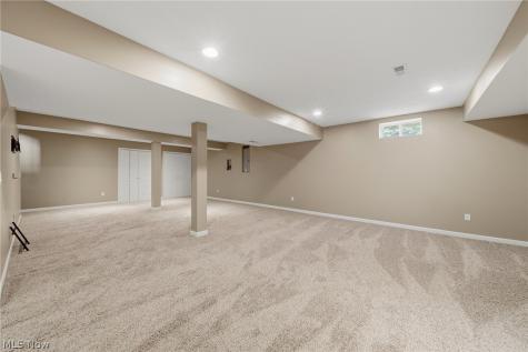 9264 Wellspring Avenue NW North Canton OH 44720
