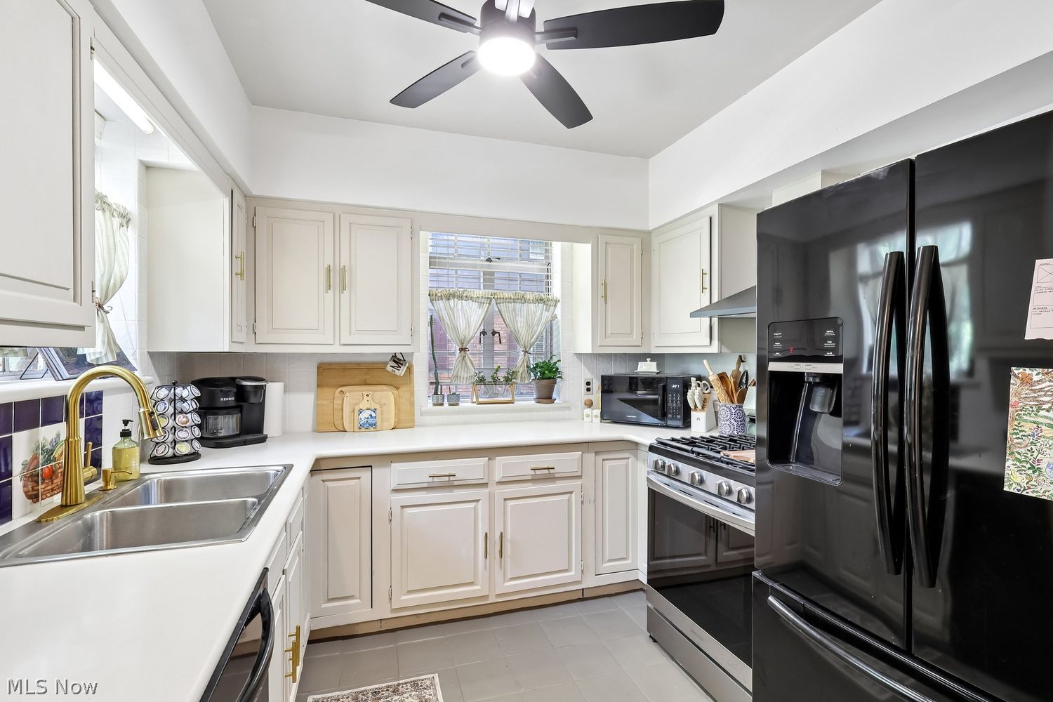 15457 Brewster Road East Cleveland OH 44112