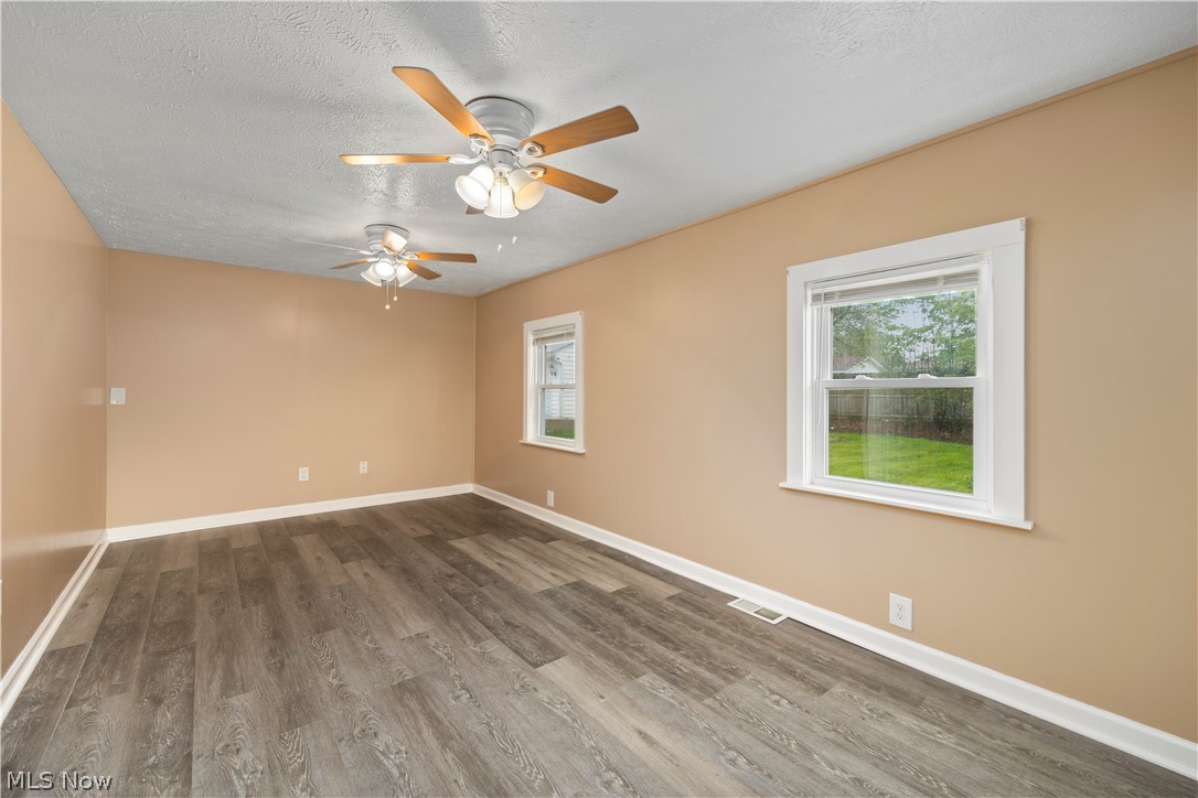 547 Willow Park Road Elyria OH 44035