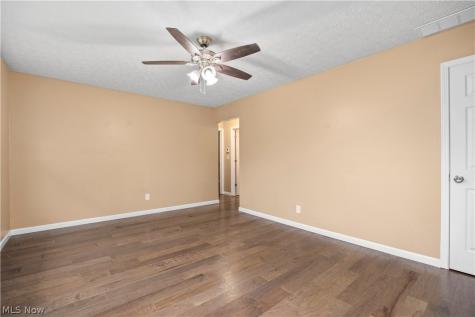 547 Willow Park Road Elyria OH 44035