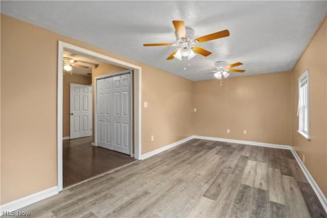 547 Willow Park Road Elyria OH 44035