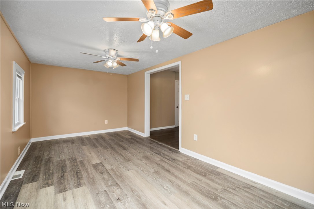 547 Willow Park Road Elyria OH 44035