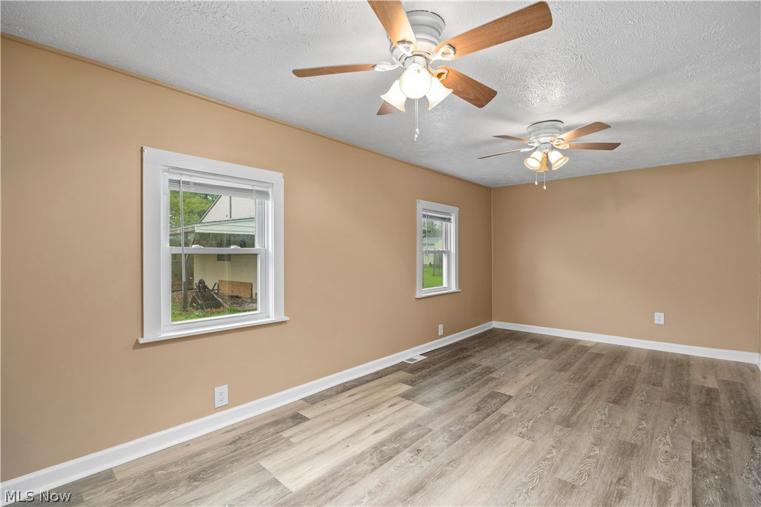 547 Willow Park Road Elyria OH 44035