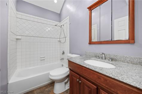 547 Willow Park Road Elyria OH 44035