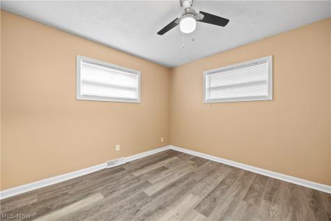 547 Willow Park Road Elyria OH 44035