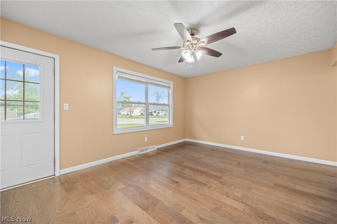 547 Willow Park Road Elyria OH 44035