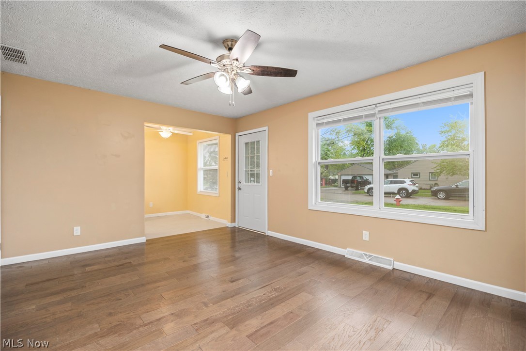 547 Willow Park Road Elyria OH 44035