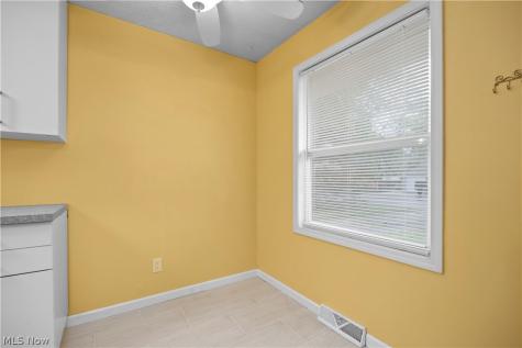 547 Willow Park Road Elyria OH 44035