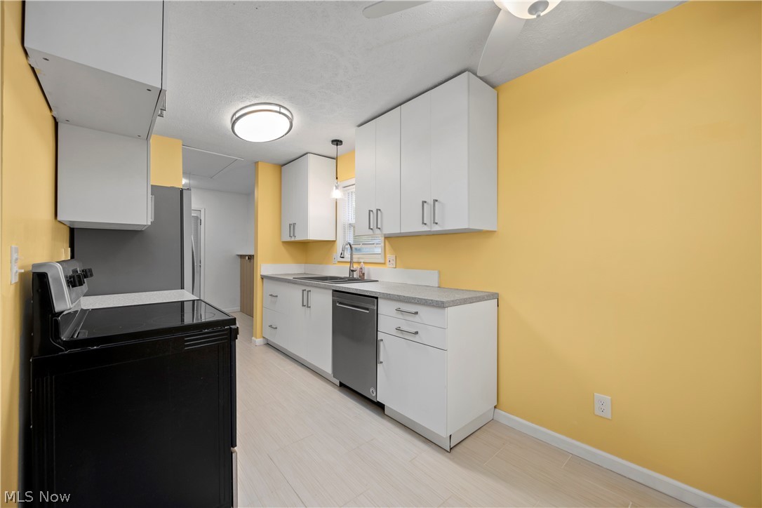 547 Willow Park Road Elyria OH 44035