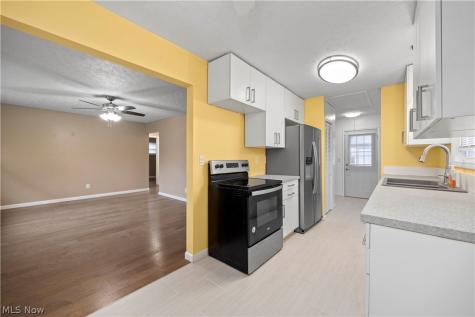 547 Willow Park Road Elyria OH 44035