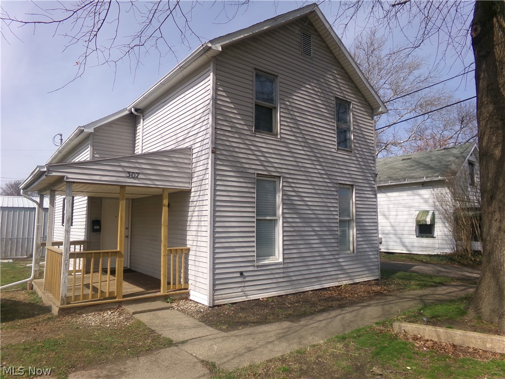 307 N 12th Street Coshocton OH 43812