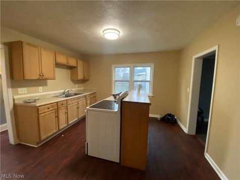 7131 Park Avenue Cleveland OH 44105