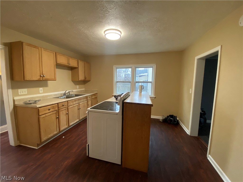 7131 Park Avenue Cleveland OH 44105