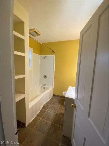 7131 Park Avenue Cleveland OH 44105