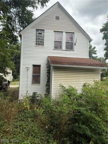 9918 Gibson Avenue Cleveland OH 44105